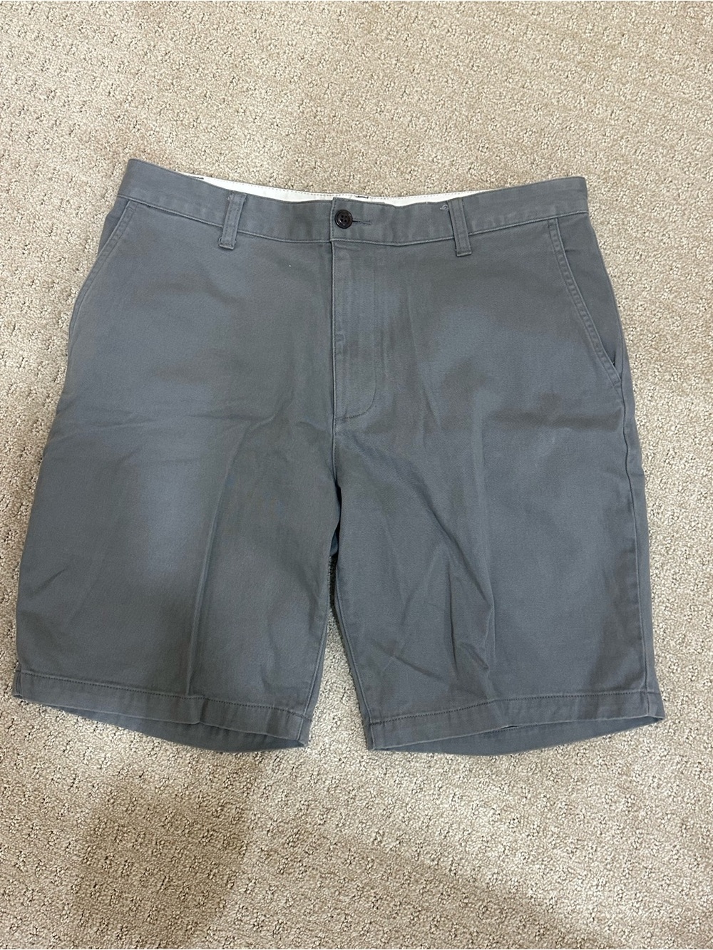 Men’s dockers flat front shorts size 34